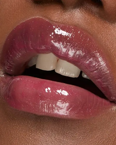 22-Sparkling Red Garnet/ via kikocosmetics.com